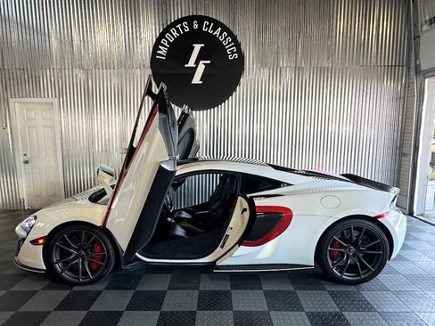 Used 2016 McLaren 570S Coupe RWD image 18