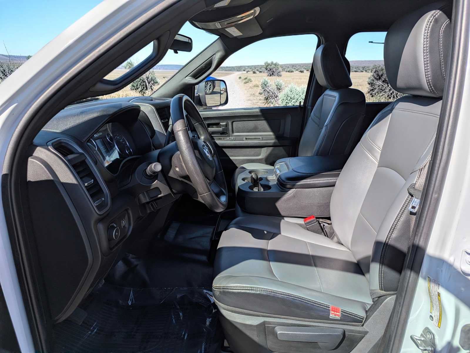 Used 2022 RAM 3500 Tradesman w/ Chrome Appearance Group AWD/4WD image 19