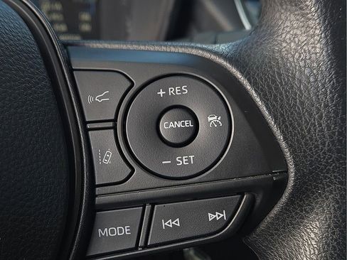 Used 2022 Toyota Corolla LE image 17