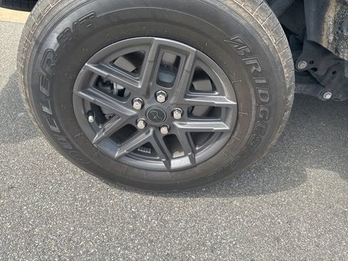 Used 2024 Jeep Gladiator Sport image 5