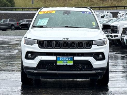 Used 2025 Jeep Compass Latitude w/ Altitude Special Edition image 9