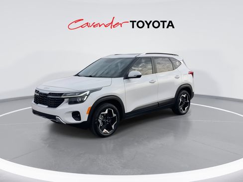 Used 2024 Kia Seltos EX image 4