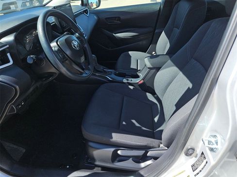 Used 2025 Toyota Corolla LE image 11