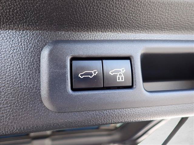 Certified 2025 Toyota Sequoia Platinum AWD/4WD image 10