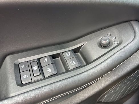 Used 2024 Jeep Grand Cherokee Laredo AWD/4WD image 15