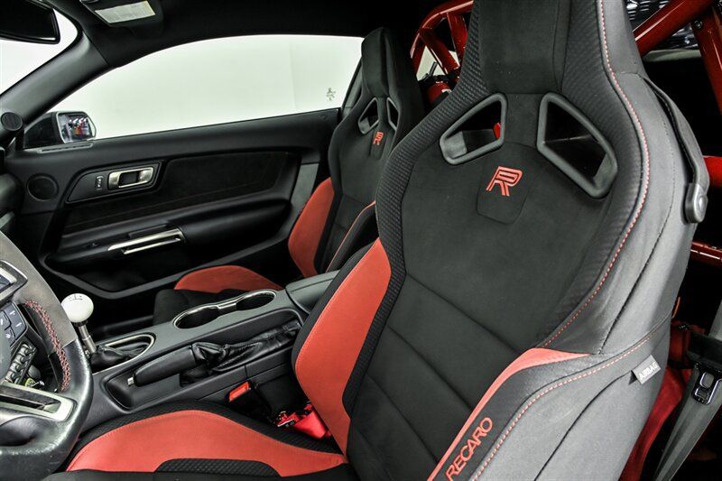 Used 2019 Ford Mustang Shelby GT350R w/ GT350R Equipment Group 920A RWD image 16