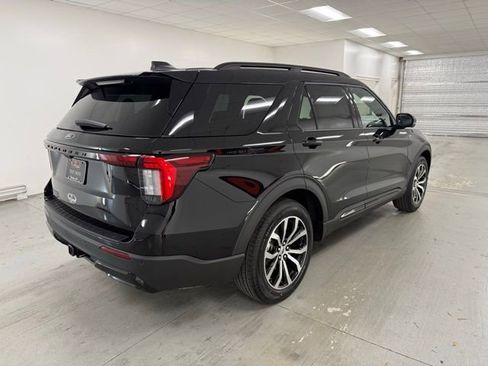 New 2026 Ford Explorer ST-Line image 6