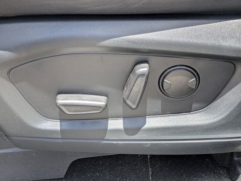 Certified 2020 Ford Explorer XLT w/ Equipment Group 202A RWD image 19