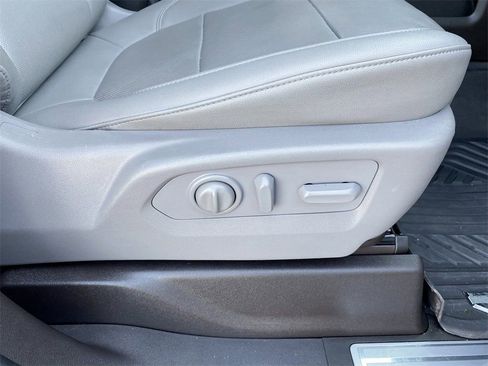 Used 2022 Chevrolet Silverado 1500 LTZ AWD/4WD image 43