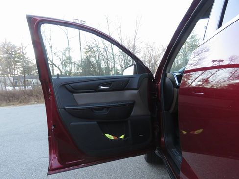 Used 2016 GMC Acadia SLT image 9