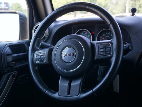 Used 2017 Jeep Wrangler Unlimited Sahara AWD/4WD image 35
