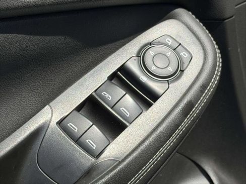 Used 2023 Buick Encore GX Preferred w/ Cold Weather Comfort Package FWD image 19