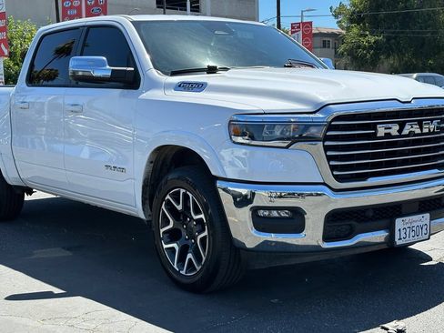 Used 2025 RAM 1500 Laramie AWD/4WD image 11