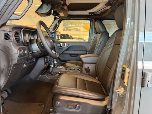 New 2026 Jeep Wrangler Unlimited Rubicon image 13