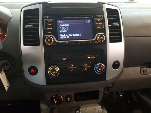 Used 2018 Nissan Frontier SV AWD/4WD image 18