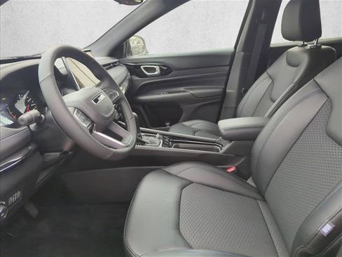 New 2026 Jeep Compass Latitude image 3