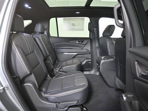 New 2026 Chevrolet Traverse High Country image 15