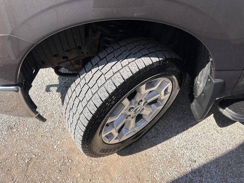 Used 2016 Nissan Titan SL image 19