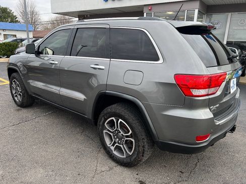 Used 2011 Jeep Grand Cherokee Overland Summit image 12