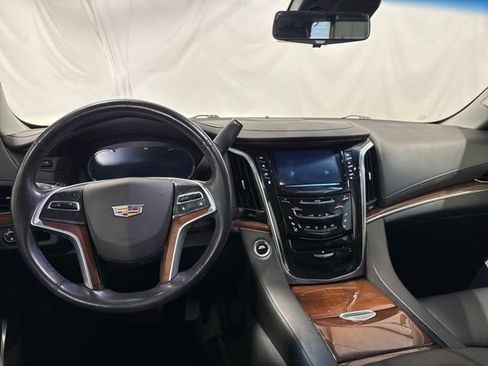 Used 2018 Cadillac Escalade Luxury image 20