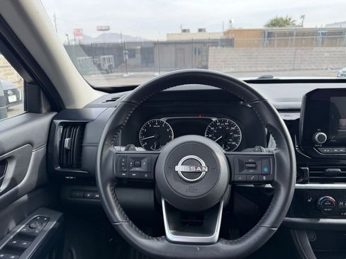 Used 2025 Nissan Pathfinder SV image 36