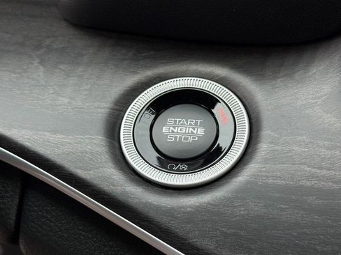 New 2025 Jeep Grand Cherokee L Limited w/ Luxury Tech Group II image 32