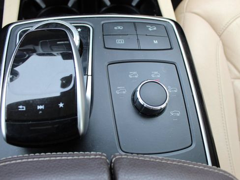 Used 2017 Mercedes-Benz GLS 450 4MATIC image 40