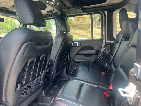 Used 2021 Jeep Wrangler Unlimited Rubicon AWD/4WD image 7