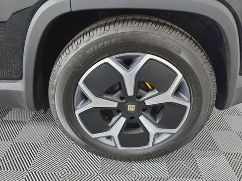 Used 2024 Rivian R1S Adventure AWD/4WD image 10