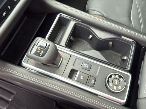 Used 2024 Nissan Pathfinder Platinum w/ Cargo Package image 26