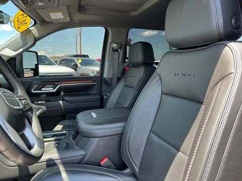 Used 2025 GMC Sierra 3500 Denali w/ Denali Reserve Package AWD/4WD image 16
