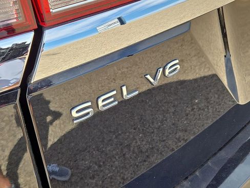 Used 2021 Volkswagen Atlas SEL Premium image 12