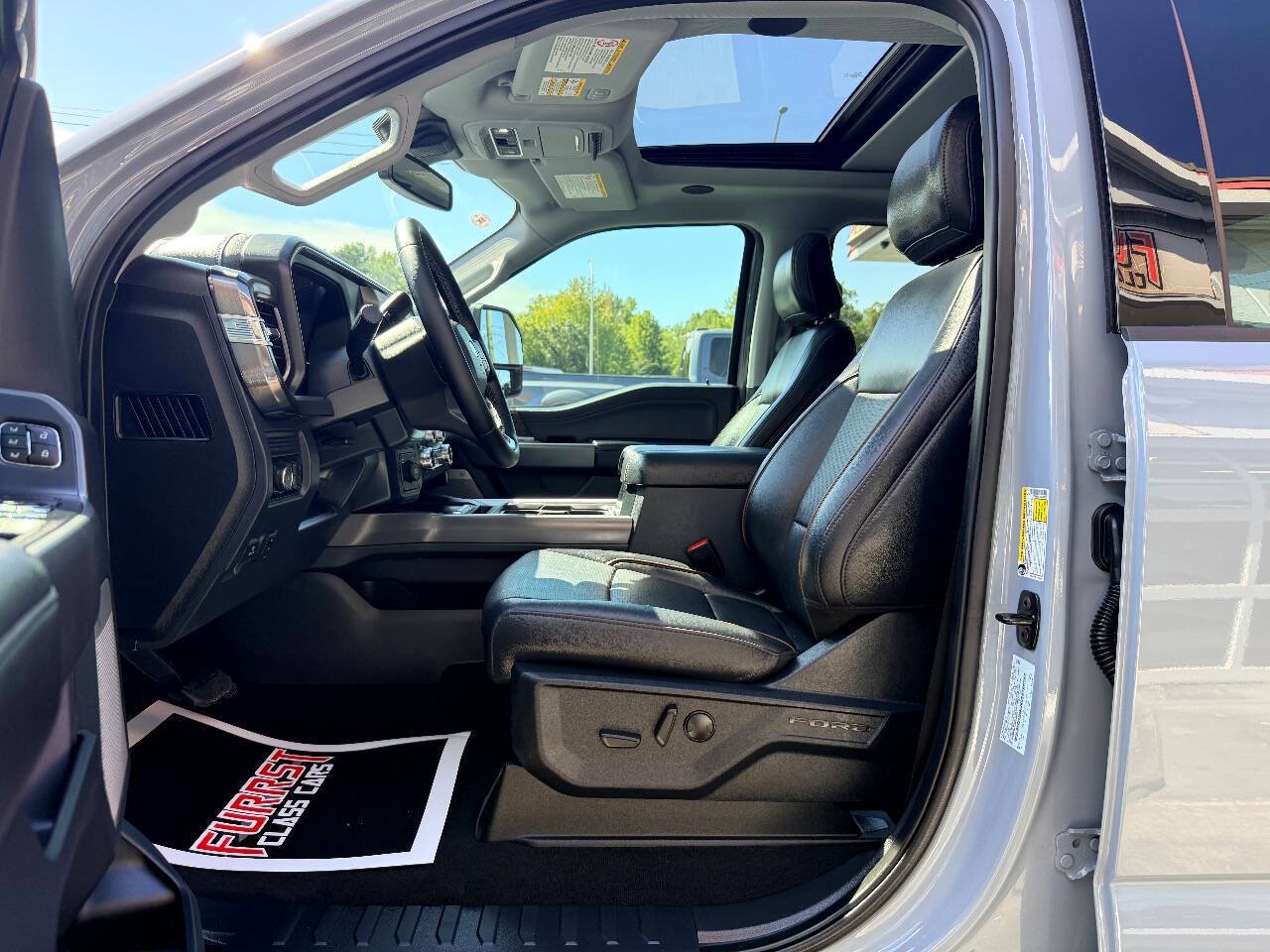 Used 2025 Ford F350 Lariat w/ Lariat Ultimate Package AWD/4WD image 23