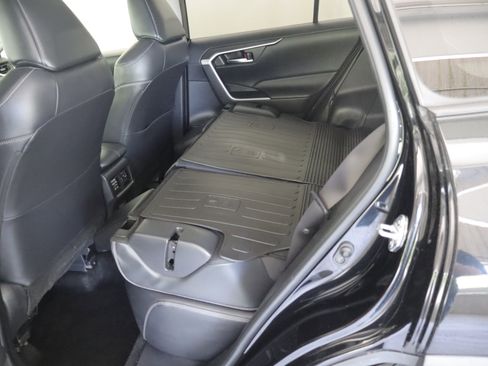 Used 2019 Toyota RAV4 XLE Premium w/ Cold Weather Package AWD/4WD image 22
