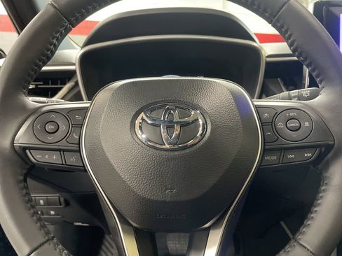 Used 2024 Toyota Corolla Cross AWD Hybrid w/ Convenience Package image 18