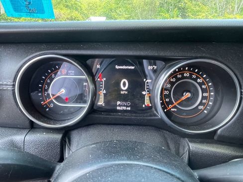 Used 2020 Jeep Wrangler Unlimited Sahara AWD/4WD image 18