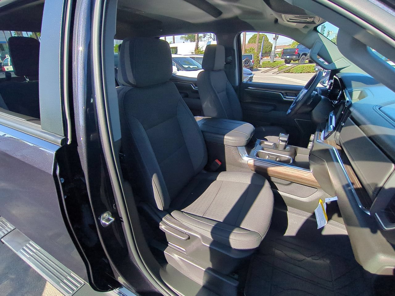 Used 2024 Chevrolet Silverado 1500 LT w/ Protection Package AWD/4WD image 27