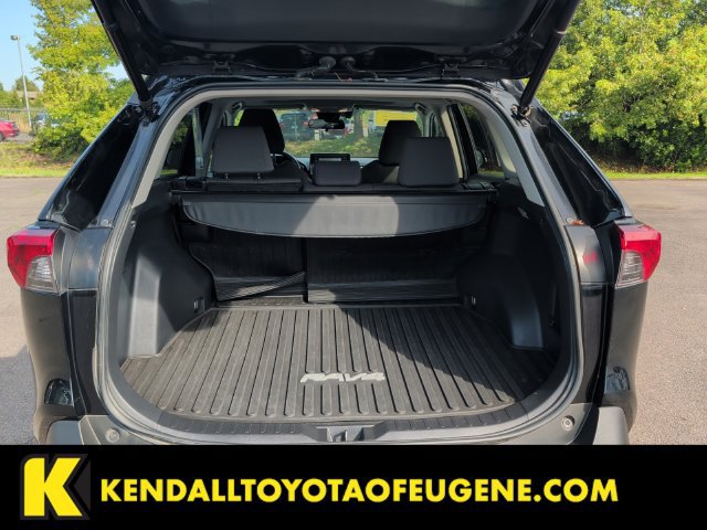 Used 2021 Toyota RAV4 XLE w/ Convenience Package AWD/4WD image 22
