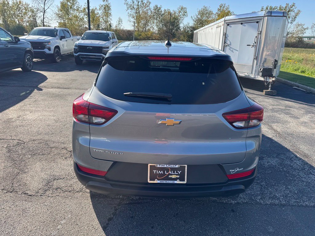 Used 2024 Chevrolet TrailBlazer LS w/ LS Convenience Package FWD image 6