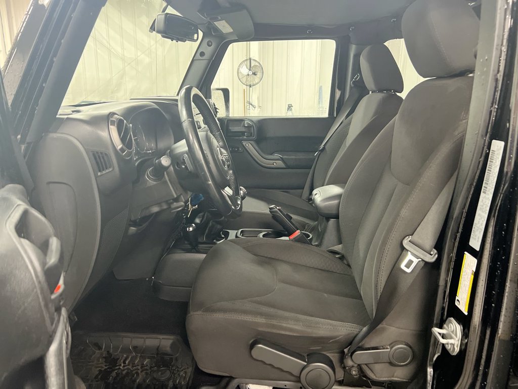 Used 2017 Jeep Wrangler Unlimited Sport w/ Quick Order Package 23S AWD/4WD image 17