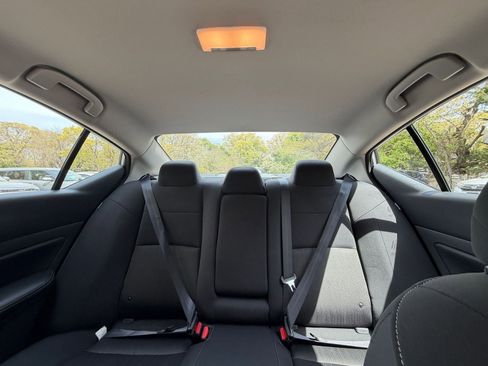Used 2025 Nissan Altima 2.5 SV FWD image 38