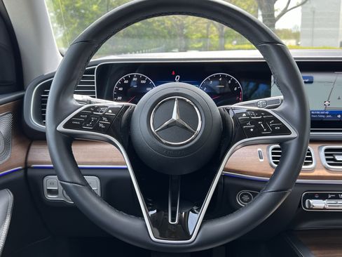 Certified 2025 Mercedes-Benz GLE 350 4MATIC image 18