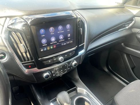Used 2021 Chevrolet Traverse LT AWD/4WD image 23