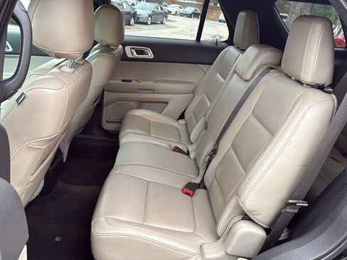 Used 2012 Ford Explorer XLT image 15