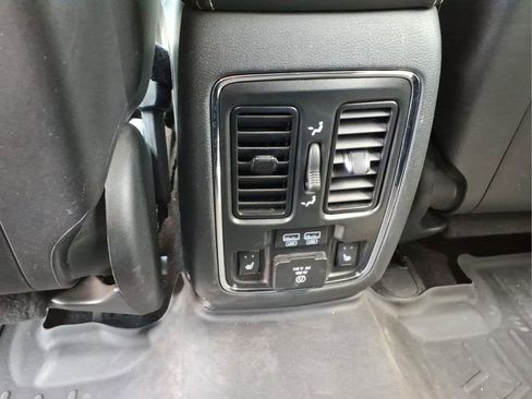 Used 2016 Jeep Grand Cherokee Limited AWD/4WD image 7