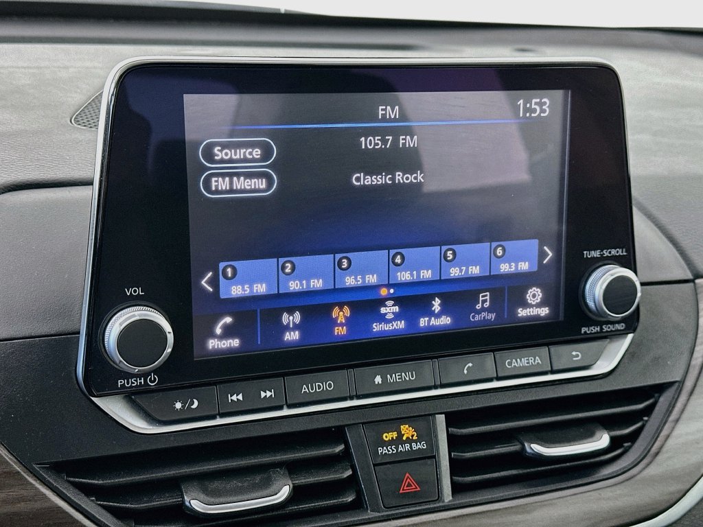 Used 2025 Nissan Altima 2.5 SV FWD image 17