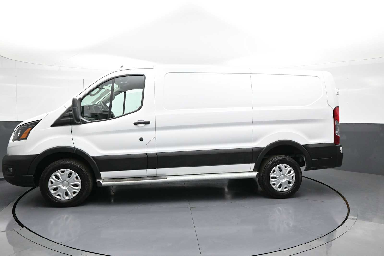 Used 2025 Ford Transit 250 Low Roof w/ Exterior Upgrade Package RWD image 9