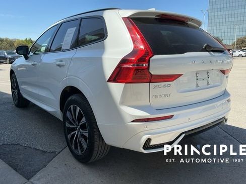 Certified 2025 Volvo XC60 B5 Core image 9