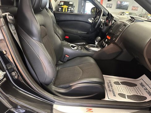 Used 2012 Nissan 370Z Touring w/ Sport Pkg image 23