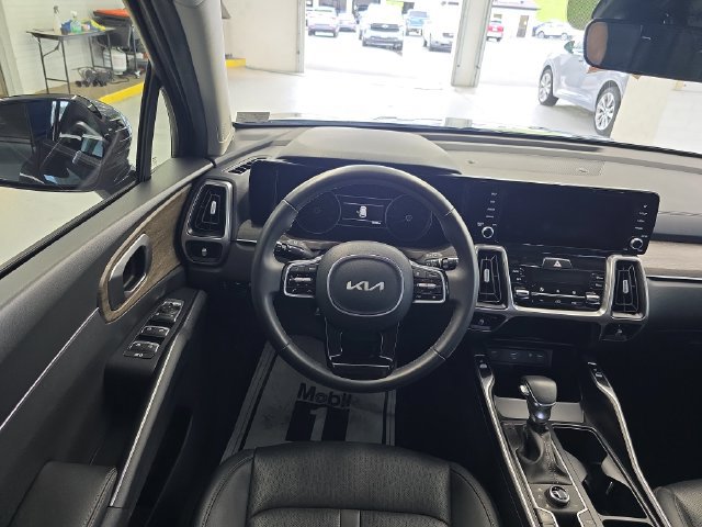 Certified 2023 Kia Sorento X-Line EX AWD/4WD image 12